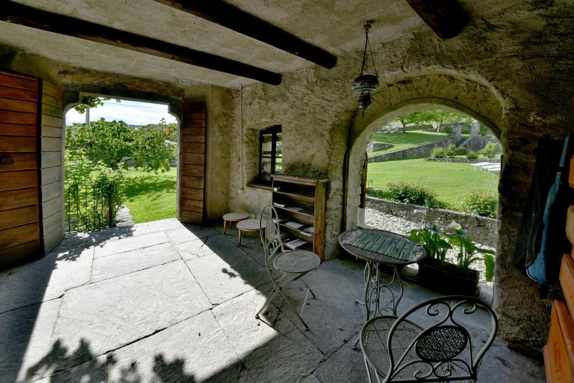 Вилла Piano Nobile Al Roseto Del Drago San Bernardo  Экстерьер фото