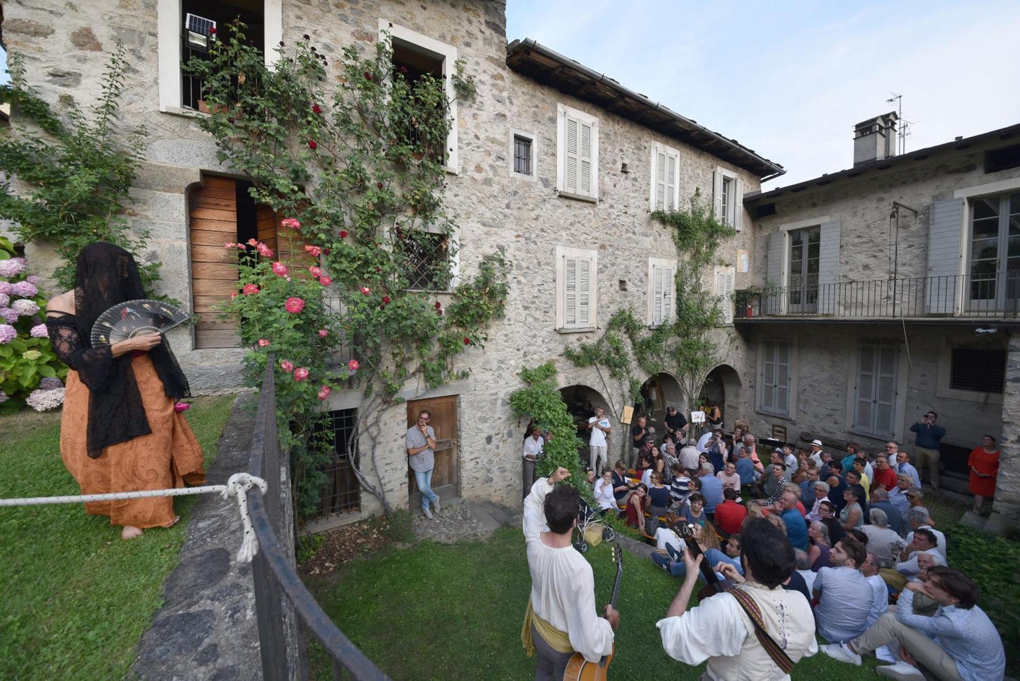 Вилла Piano Nobile Al Roseto Del Drago San Bernardo  Экстерьер фото