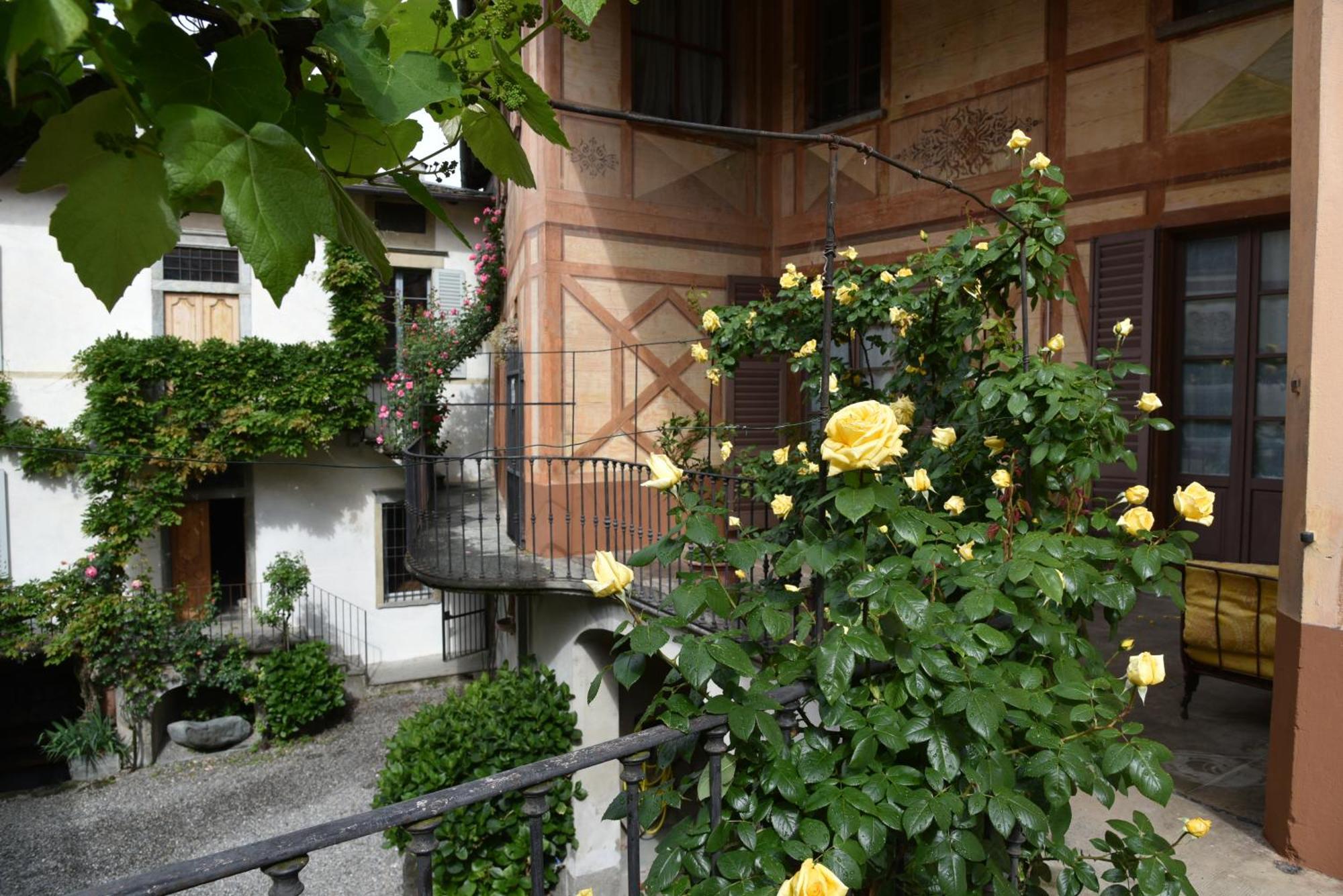 Вилла Piano Nobile Al Roseto Del Drago San Bernardo  Экстерьер фото