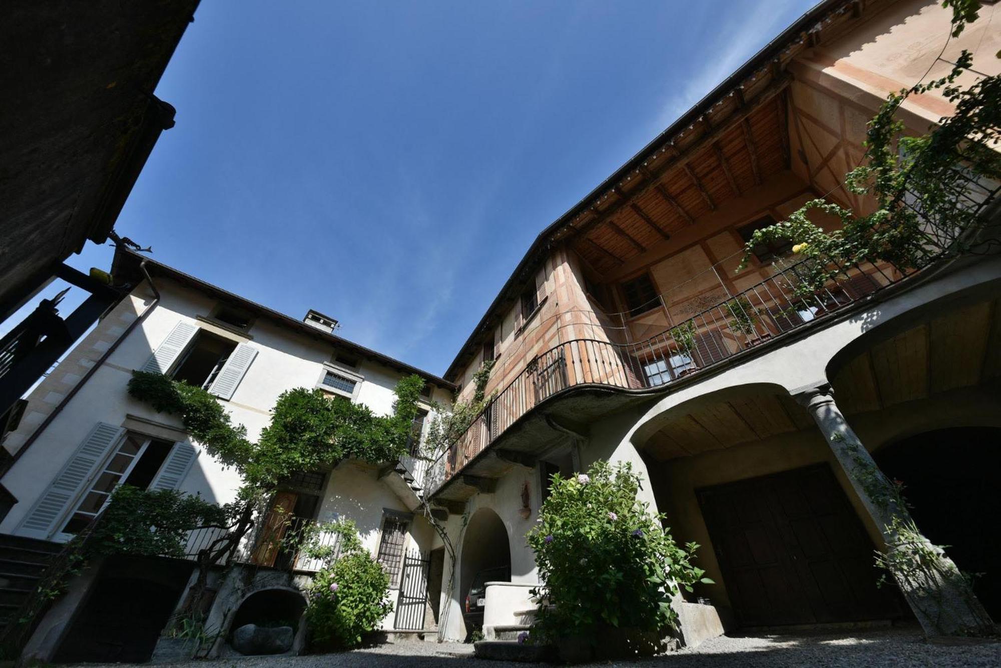 Вилла Piano Nobile Al Roseto Del Drago San Bernardo  Экстерьер фото