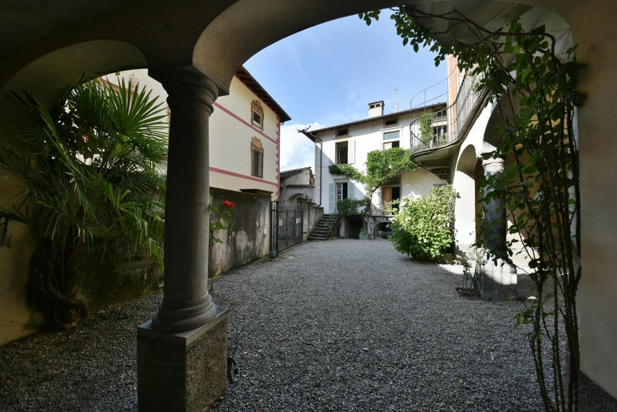 Вилла Piano Nobile Al Roseto Del Drago San Bernardo  Экстерьер фото